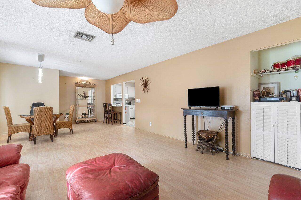 Residential in Greenacres 3