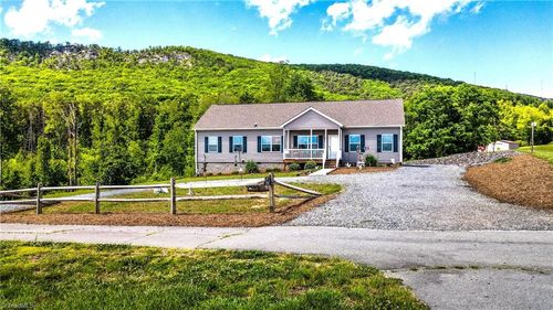 1060 Birdsong Rd, King, NC, 27021-8629 | Card Image