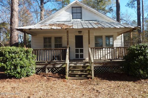 1895 Streets Ferry Rd, Vanceboro, NC, 28586-8338 | Card Image