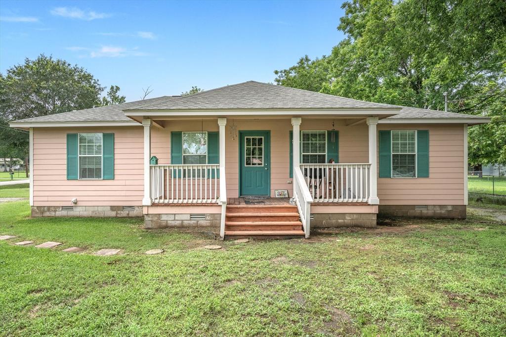 Washington St, Grand Saline, TX 75140