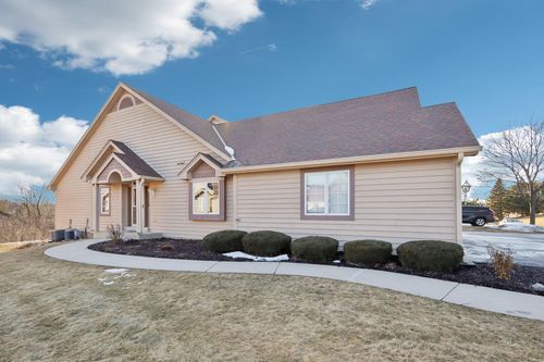 17515 Emily Ann Ct, Brookfield, WI, 53045 | Card Image