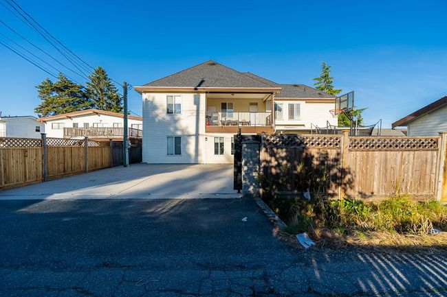 6149 175 B Street, House other with 7 bedrooms, 6 bathrooms and 16 parking in Surrey BC | Image 40