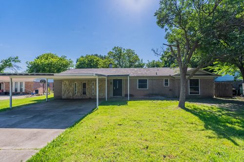 1011 John Reagan St, Benbrook, TX, 76126-2512 | Card Image