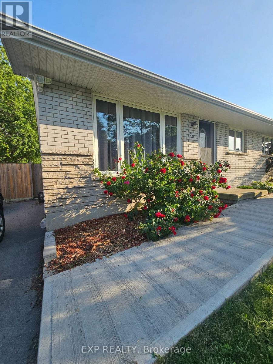 Residential in Kingston (Rideau) 2