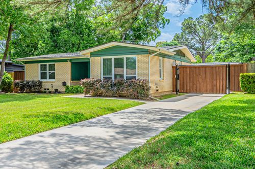 120 E Scotland Dr, Irving, TX, 75062-6732 | Card Image