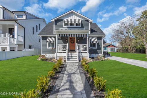 111 Sanborn Ave, Point Pleasant Beach, NJ, 08742-2659 | Card Image