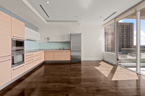 apt-1131-2408 Victory Park Ln, Dallas, TX, 75219-7620 | Card Image