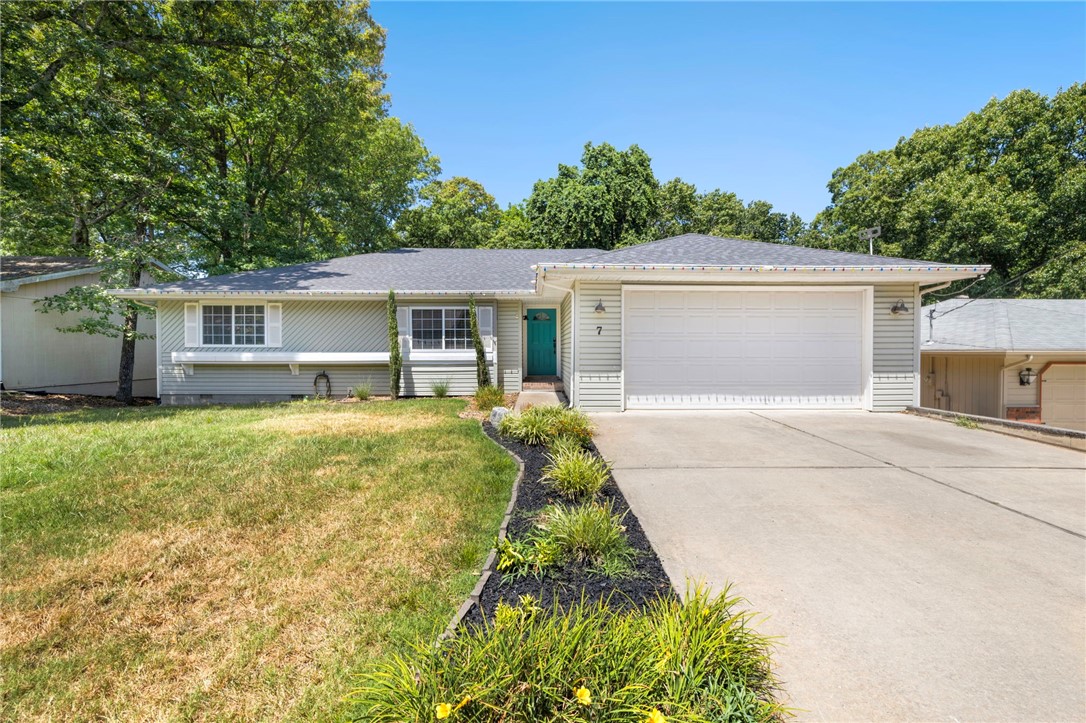 Wincanton Ln, Bella Vista, AR 72715