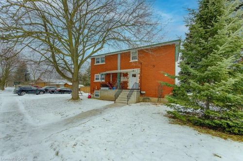 109 Eton Dr, Kitchener, ON, N2B1N9 | Card Image