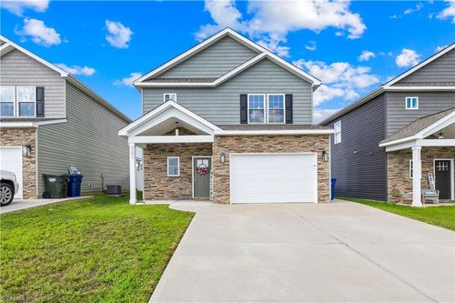 2530 Snow Creek Rd Ne, Hickory, NC, 28601 | Card Image