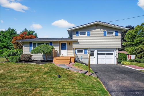 201 Peterson Dr, Camillus, NY, 13031-2130 | Card Image