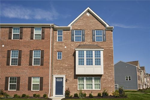 1662 N Eckert Ln, Akron, OH, 44313-7995 | Card Image
