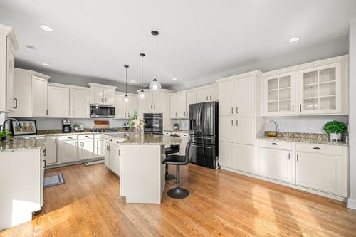 1072 Spring St, Yorkville, IL, 60560-2389 | Card Image