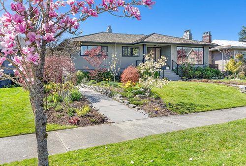 4455 Brakenridge St, Vancouver, BC, V6L2H1 | Card Image
