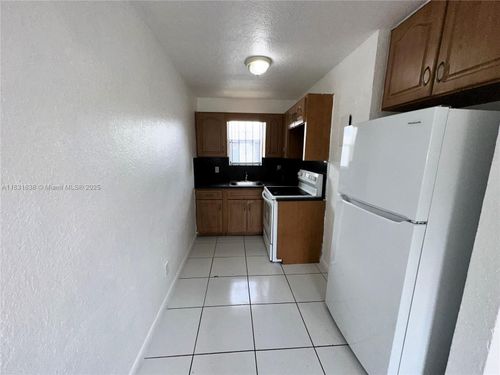 apt-8-701 Nw 7th Ave, Hallandale Beach, FL, 33009-2272 | Card Image