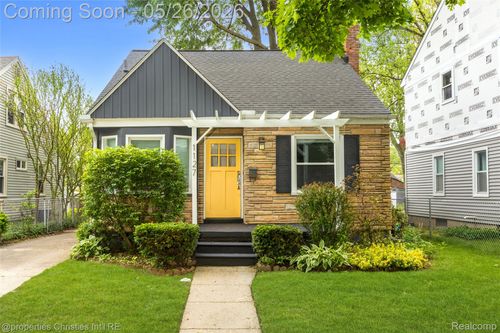 1127 Mclean Ave, Royal Oak, MI, 48067-3431 | Card Image