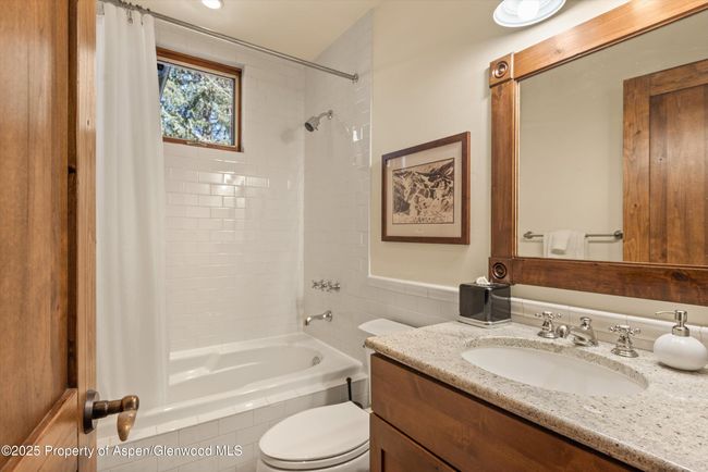 B202 - 503 W Main St, Condo with 3 bedrooms, 3 bathrooms and 1 parking in Aspen CO | Image 14