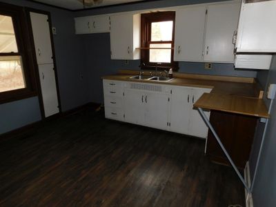 748 E Main St Ext, House other with 2 bedrooms, 1 bathrooms and null parking in Pine Twp - MER PA | Image 3