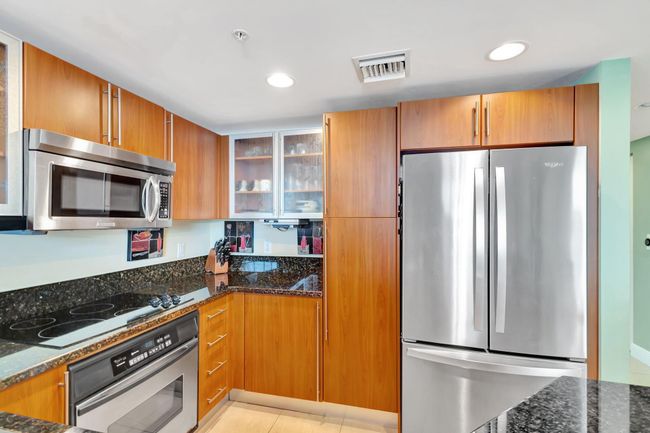 APT-510 - 610 Clematis St, Condo with 2 bedrooms, 2 bathrooms and null parking in West Palm Beach FL | Image 11