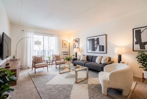 apt-31-80 N Warren St, Woburn, MA, 01801-4160 | Card Image