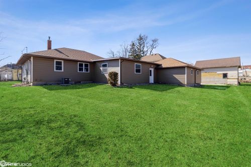 402 Center Ave, Alexander, IA, 50420-7705 | Card Image