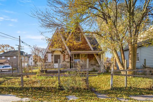 64 E Cicotte St, River Rouge, MI, 48218-1424 | Card Image