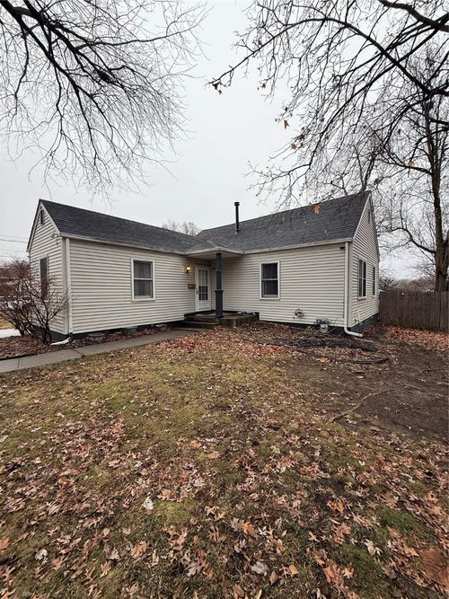 1407 64th St, Windsor Heights, IA, 50324-1819 | Card Image