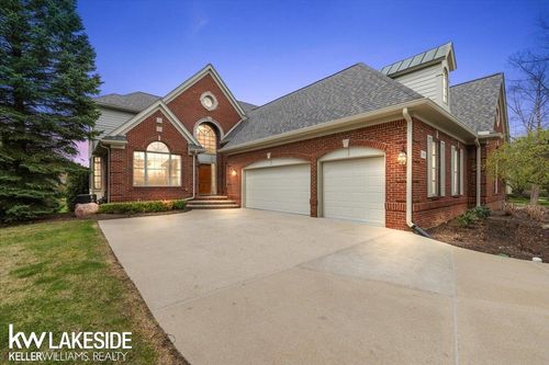 2879 Hastings Ct, Oakland Township, MI, 48306-4903 | Card Image