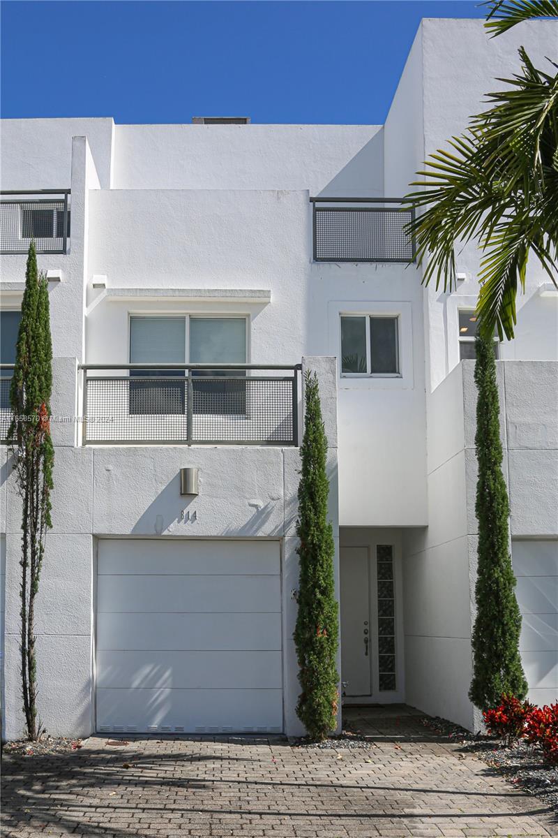 19th Ave, Fort Lauderdale, FL 33304