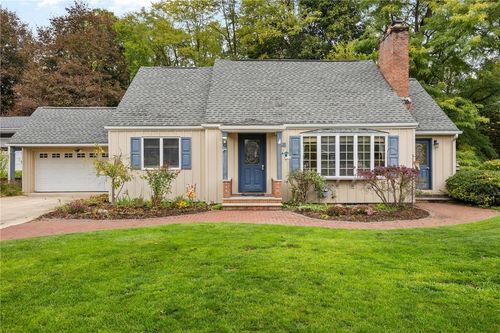 4 Sunset Dr, Lyons, NY, 14489-1032 | Card Image