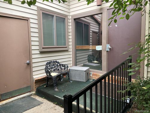apt-1-4411 Laurel Club Cir, West Bloomfield, MI, 48323-2900 | Card Image