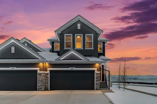 221 Southbow Dr, Cochrane, AB, T4C3J3 | Card Image