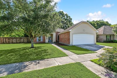 6216 Woodbend Dr, House other with 3 bedrooms, 2 bathrooms and null parking in Zachary LA | Image 1