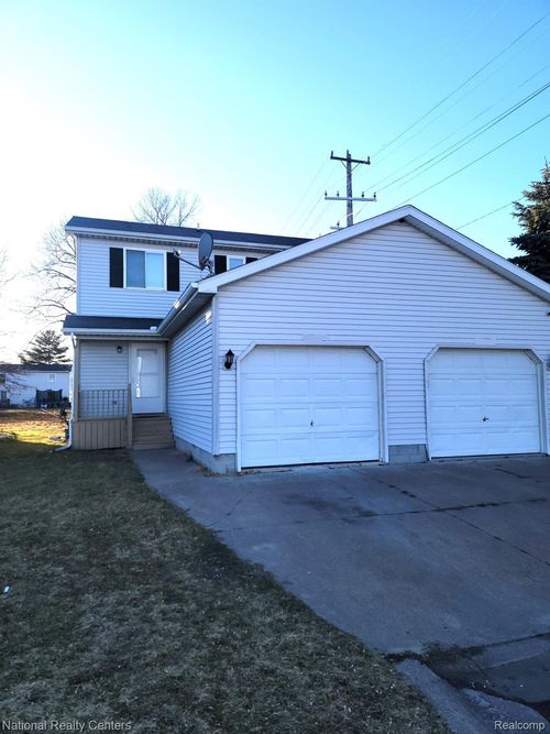 2319 11th Street, Port Huron, MI, 48060 | Card Image