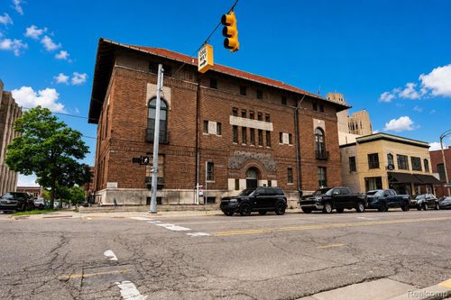 142 W 2nd St, Flint, MI, 48502-1225 | Card Image