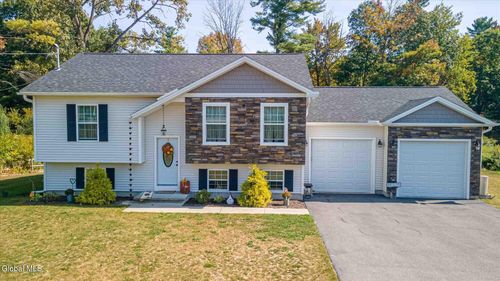 43 Country Club Rd, Queensbury, NY, 12804-1302 | Card Image