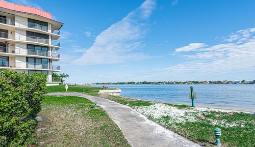 apt-210-7020 Half Moon Cir, Hypoluxo, FL, 33462-5434 | Card Image