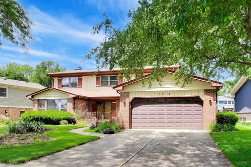 1014 E Crabtree Dr, Arlington Heights, IL, 60004-2626 | Card Image