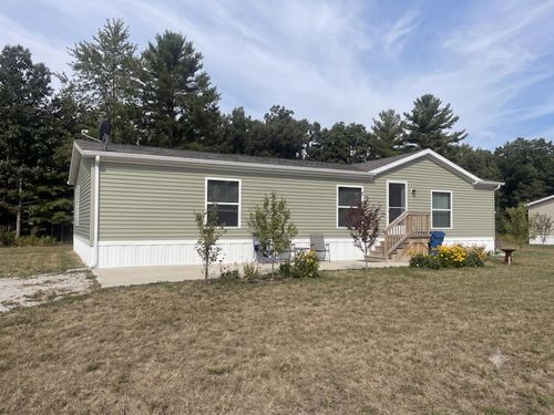 653 S Bluegill Ln, Newaygo, MI, 49337-8044 | Card Image