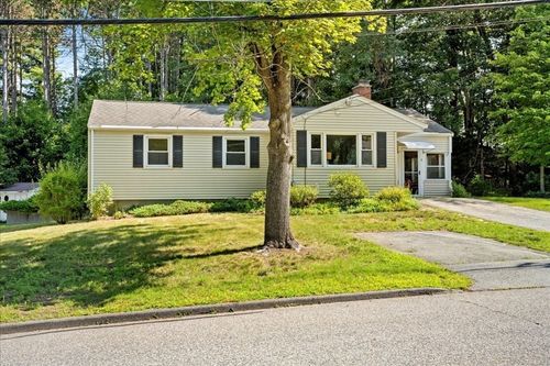 8 Reardon Rd, Hudson, MA, 01749-2726 | Card Image
