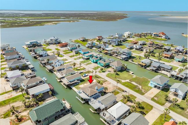 247 Schooner Dr, House other with 3 bedrooms, 2 bathrooms and 5 parking in Freeport TX | Image 5