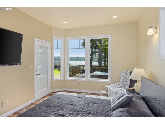 3271 Ne East Devils Lake Rd, House other with 4 bedrooms, 5 bathrooms and 5 parking in Otis OR | Image 8