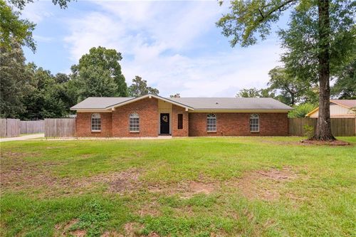 567 Vaughn Dr S, Satsuma, AL, 36572-2843 | Card Image