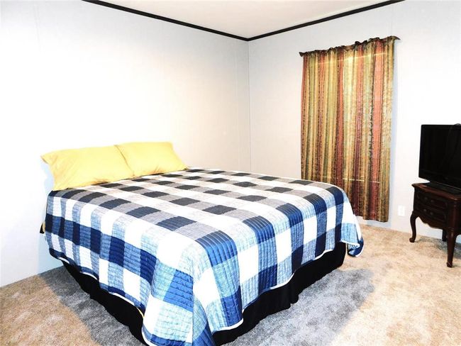1305 Boyd Rd, Home with 3 bedrooms, 2 bathrooms and 2 parking in Bronson TX | Image 24