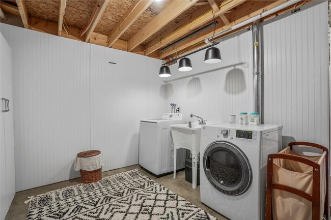 Laundry Room | Image 26
