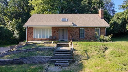 9119 Wedgewood Dr, Fairview Heights, IL, 62208-1056 | Card Image