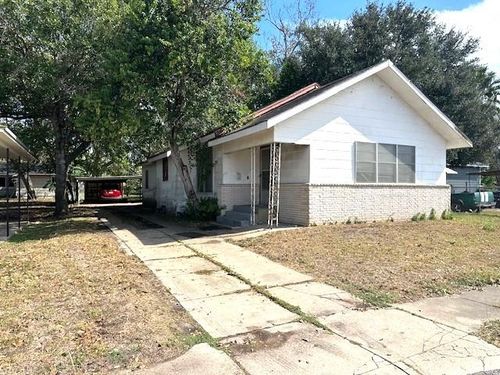 316 E Post Office St, Eagle Lake, TX, 77434-1821 | Card Image