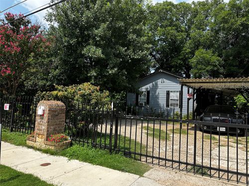4119 Babcock Dr, Dallas, TX, 75212-1202 | Card Image