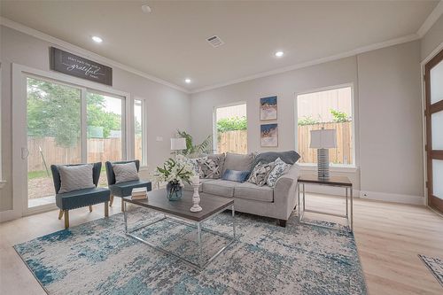 3835 Mainer St, Houston, TX, 77021-6130 | Card Image