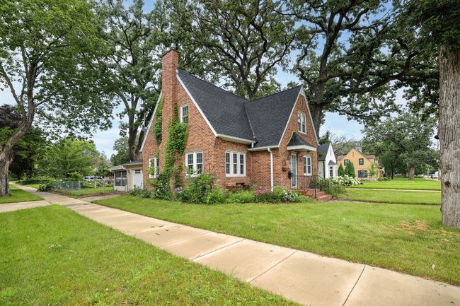 1010exteriorside.jpg | Image 24